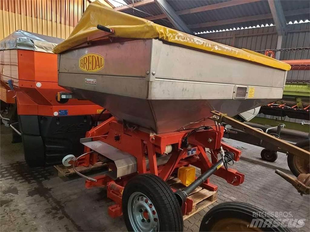 Bredal F2 2500 Kunstmeststrooiers