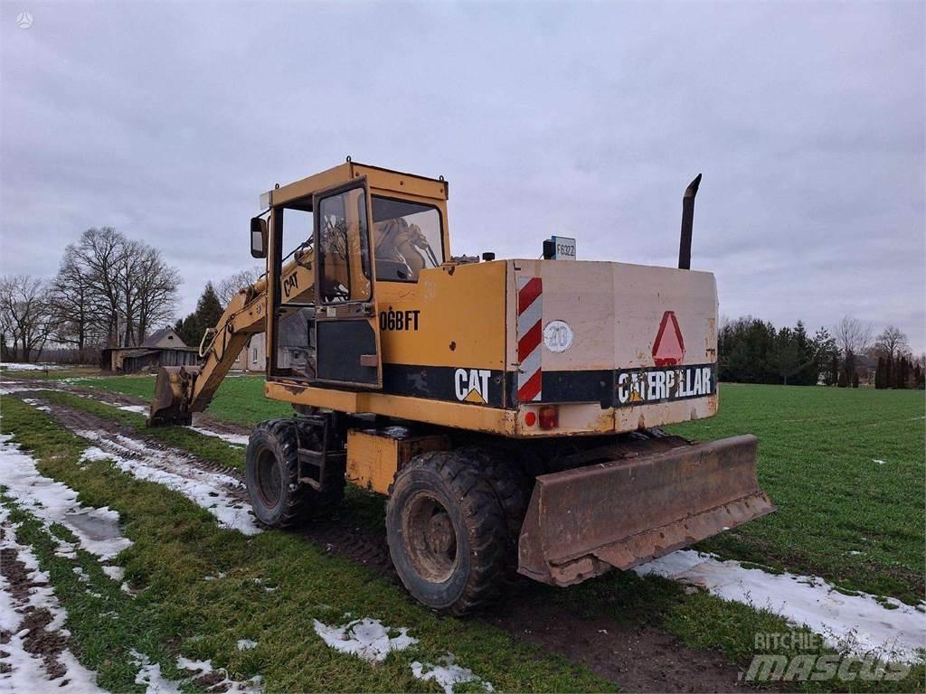 CAT 206 B FT Rupsgraafmachines