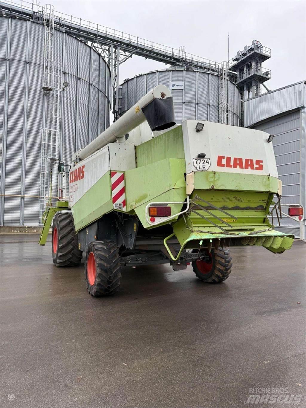 CLAAS LEXION 460 Maaidorsmachines