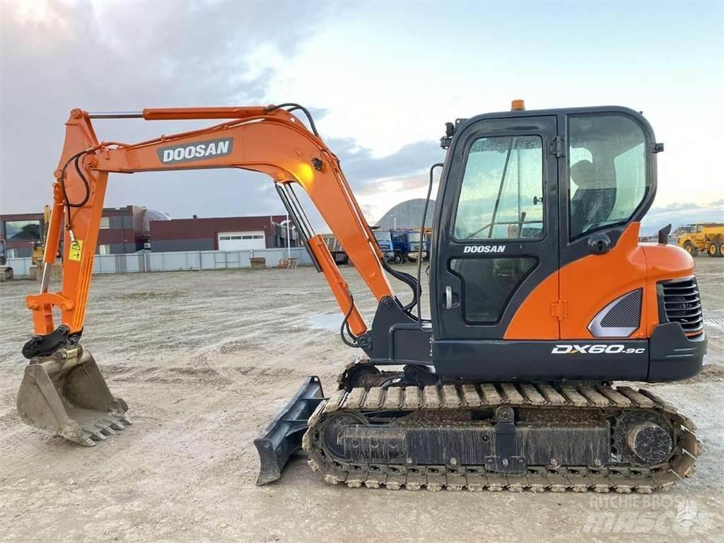 Doosan DX 60 C Minigraafmachines < 7t