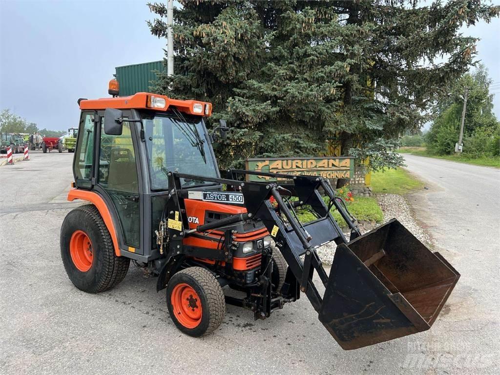 Kubota ST-30 Tractoren