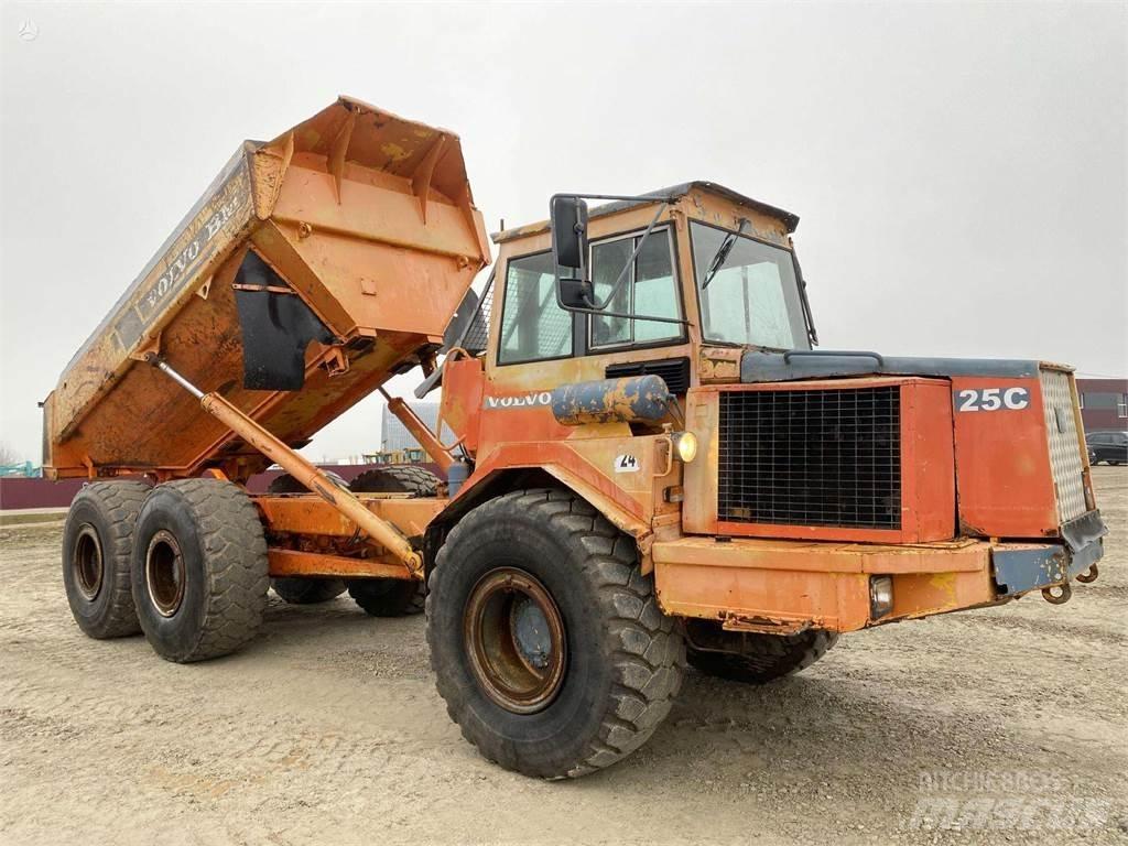 Volvo A25C , Nr.1 Knik dumptrucks