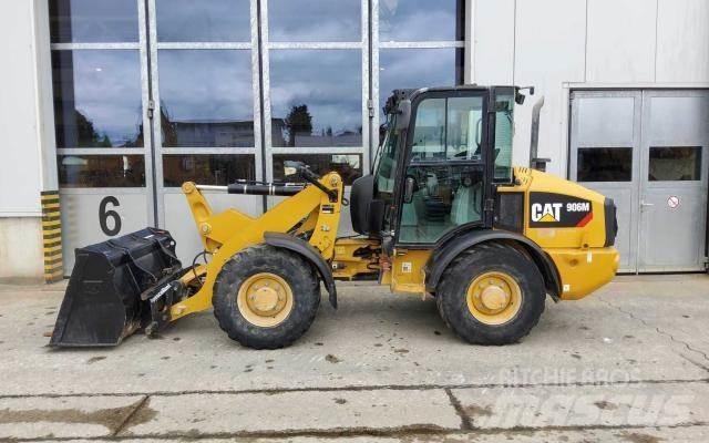 CAT 906M Wielladers