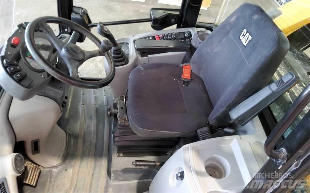 CAT 906M Wielladers