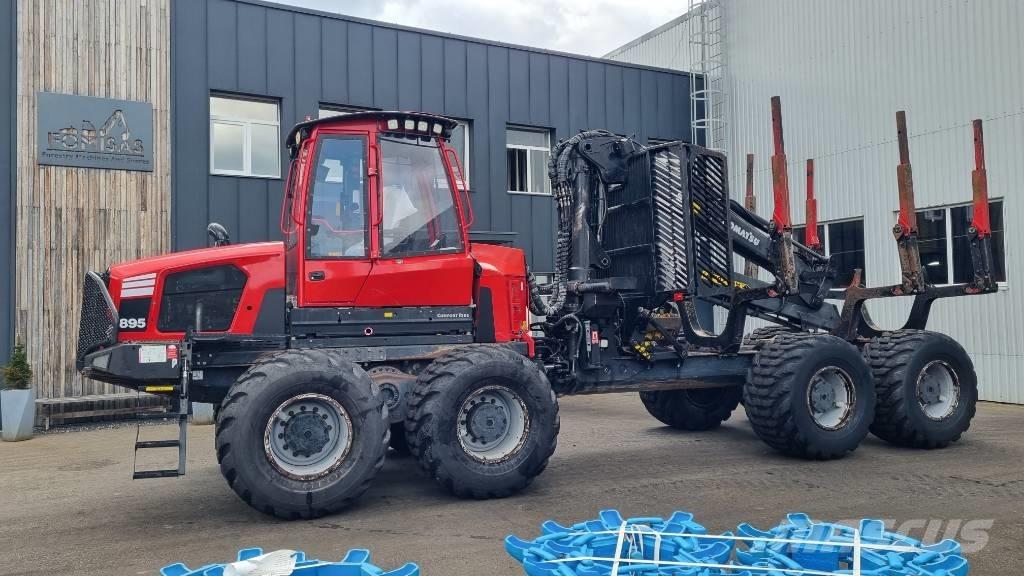 Komatsu 895 Uitrijwagens