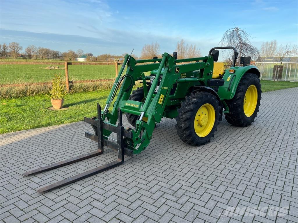 John Deere 5050E Tractoren