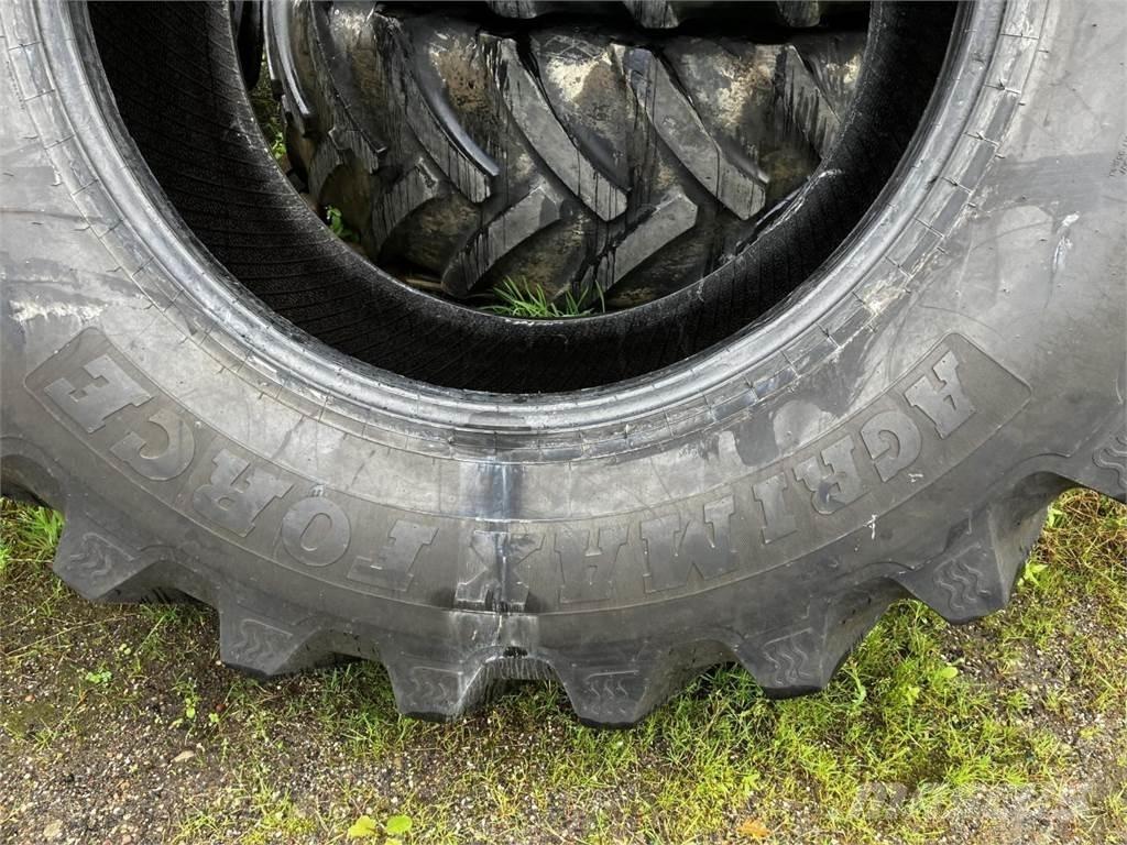 BKT 650/85R42 IF Banden, wielen en velgen