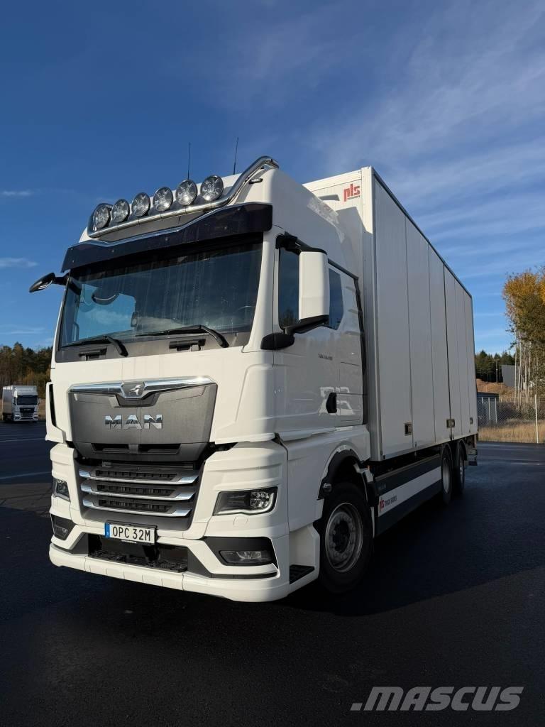 MAN 26.510 6X2-4 Bakwagens met gesloten opbouw