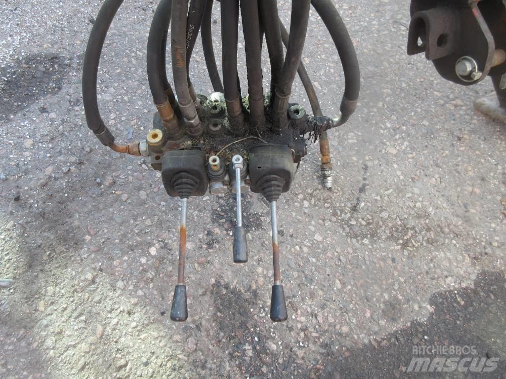 Patu 1800 Kranen en laders