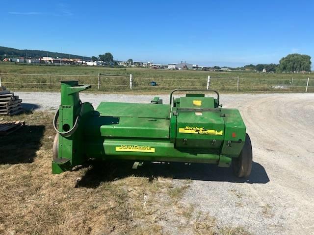 John Deere 3950 Getrokken veldhakselaar