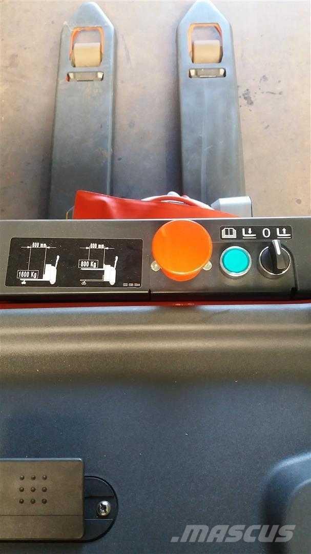 Linde T16L Meeloop stapelaar