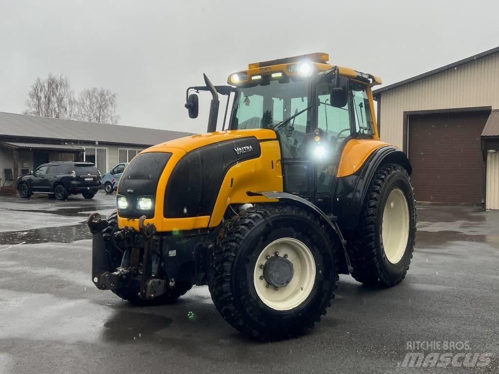 Valtra M 150-4 Tractoren
