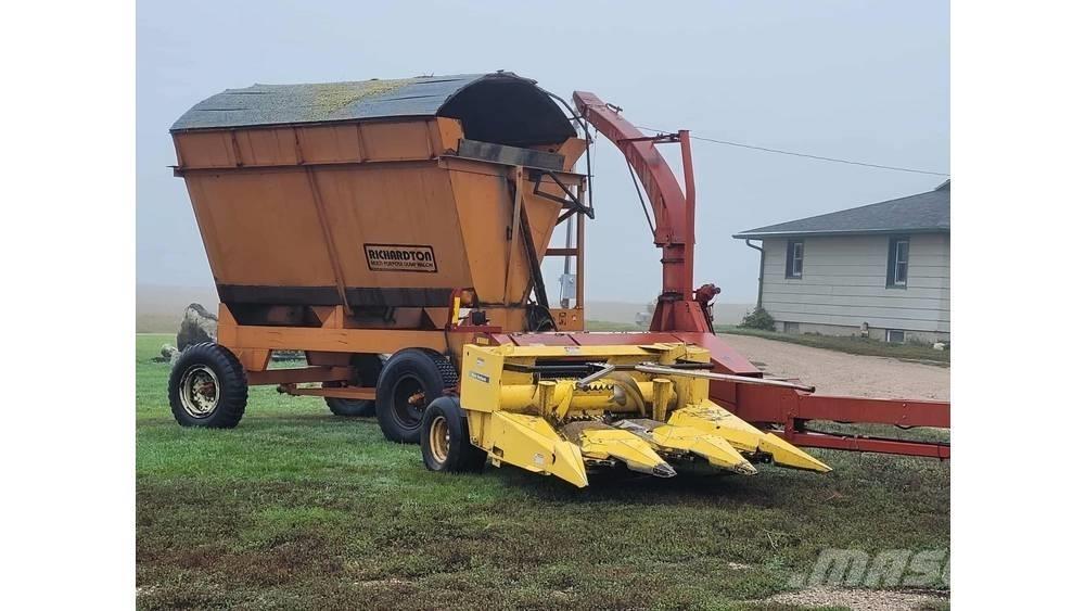 New Holland FP230 Getrokken veldhakselaar