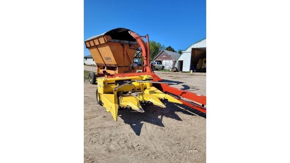 New Holland FP230 Getrokken veldhakselaar