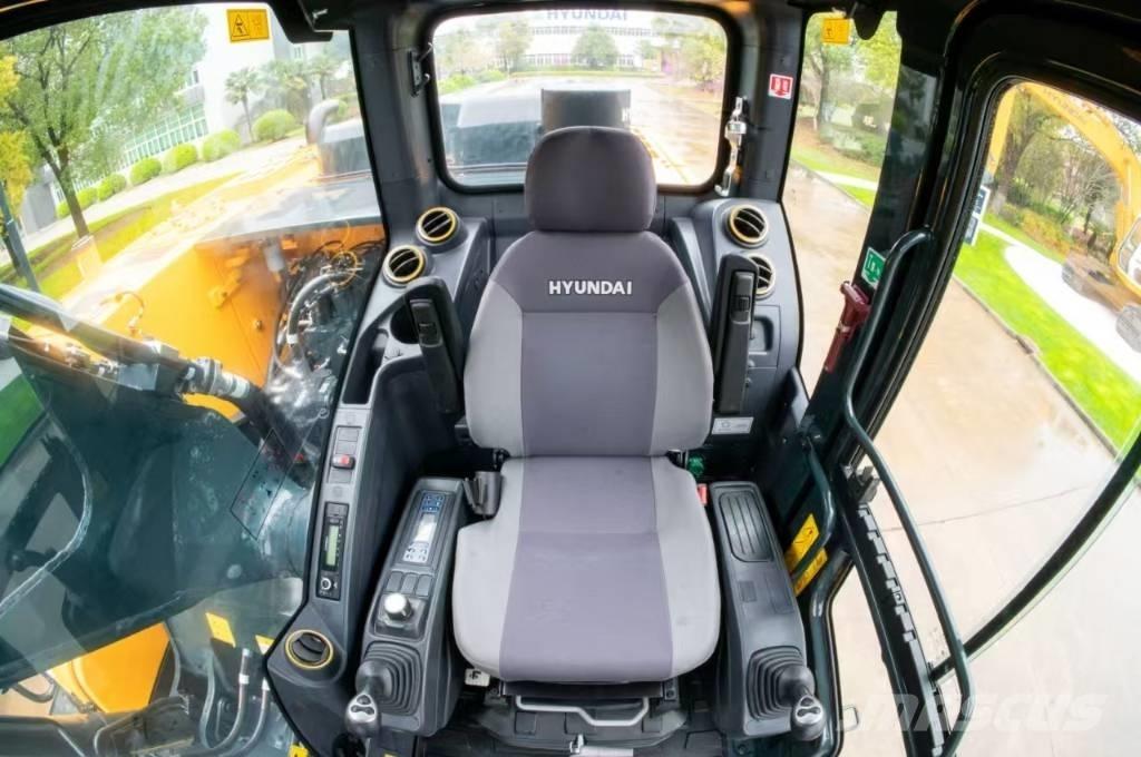 Hyundai HX 220 L Rupsgraafmachines