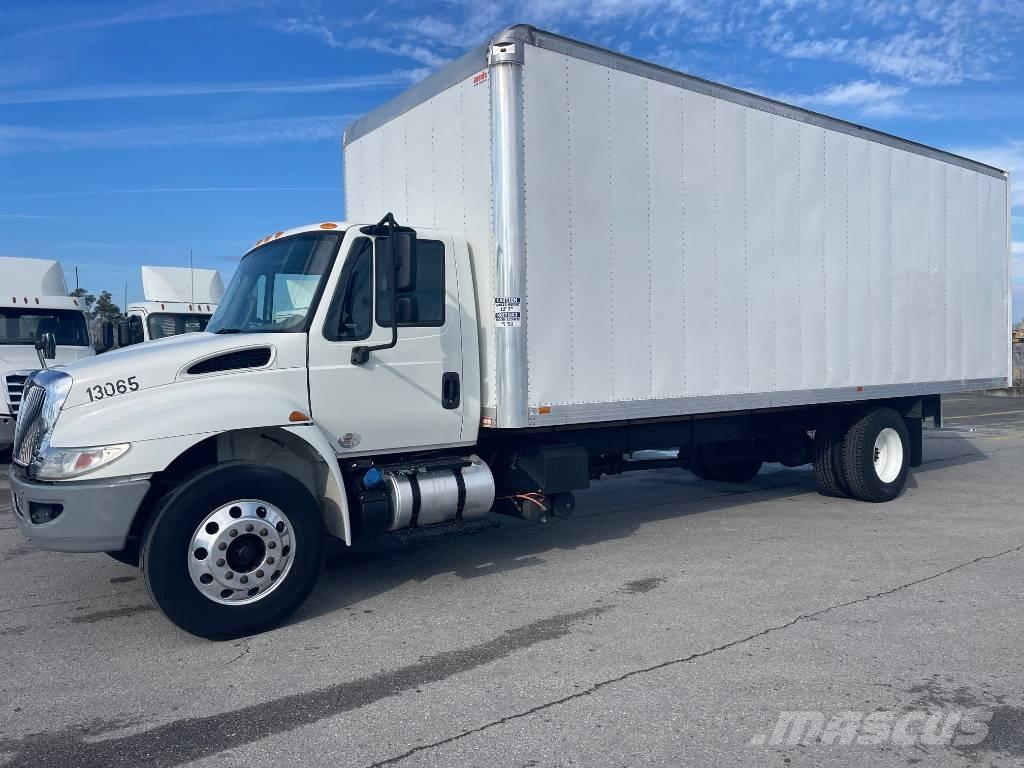 International 4300 Bakwagens met gesloten opbouw
