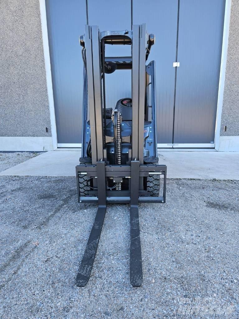 Linde E30-01 Elektrische heftrucks