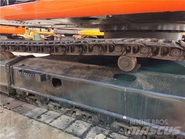 Hitachi EX 120 Rupsgraafmachines