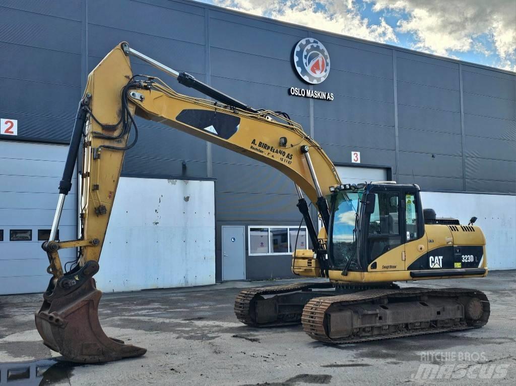 CAT 323 D L Rupsgraafmachines