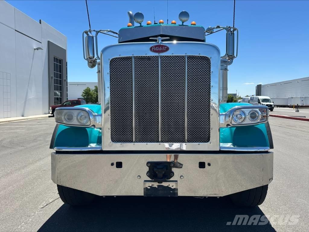 Peterbilt 388 Trekkers