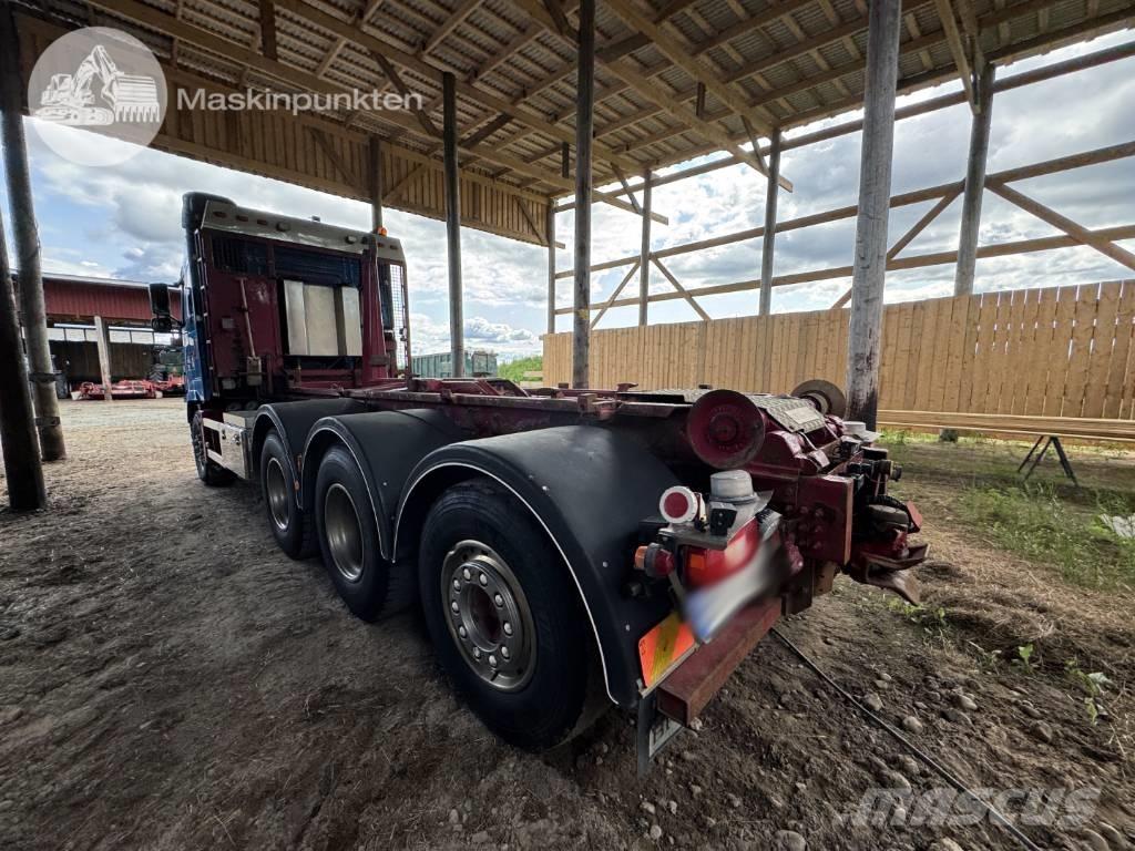 Volvo FH 16 550 Vrachtwagen met containersysteem