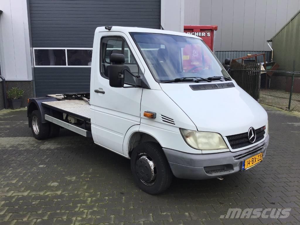 Mercedes-Benz 416 Trekkers