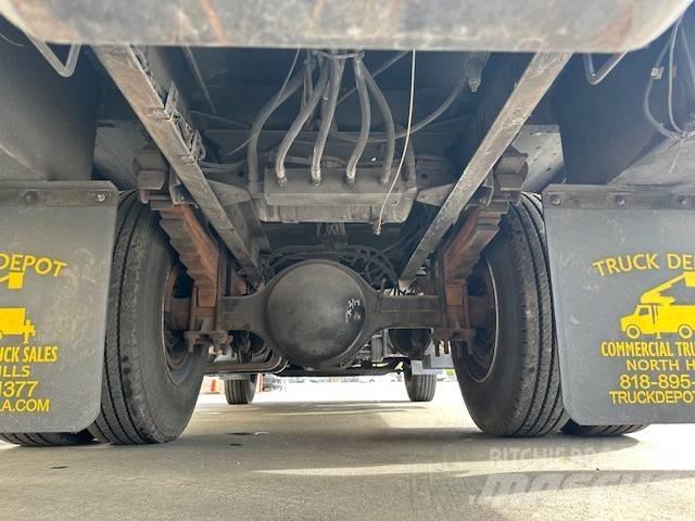 GMC Topkick C 7500 Vlakke laadvloer met kraan