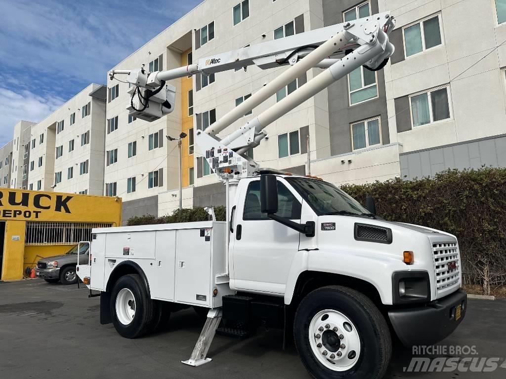 GMC Topkick C 7500 Vlakke laadvloer met kraan