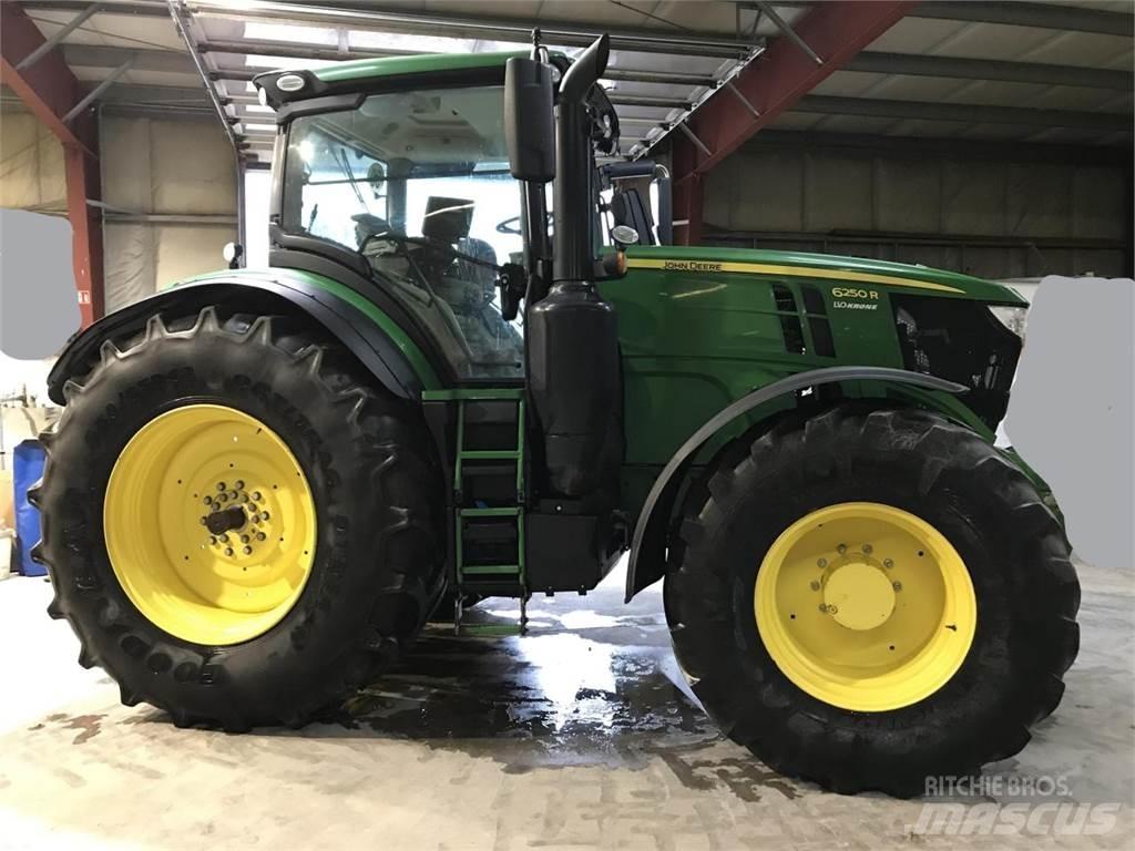 John Deere 6250R Tractoren