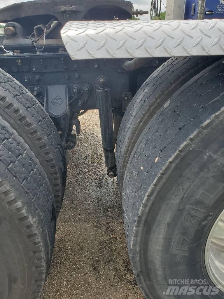 Mack P 164 T Chassis met cabine