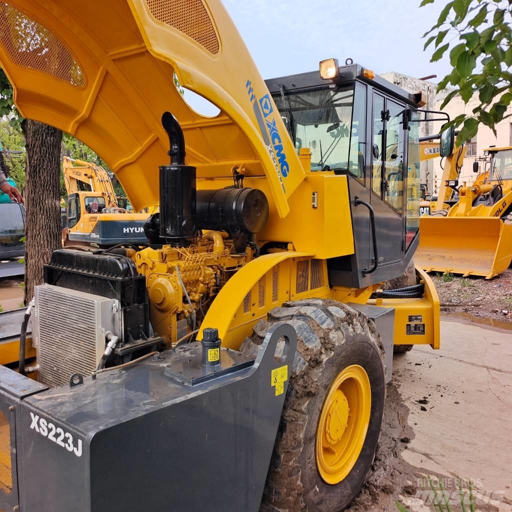 XCMG XS 223 J Trilrolwalsen