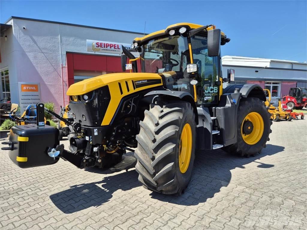 JCB FASTRAC 4220 Tractoren