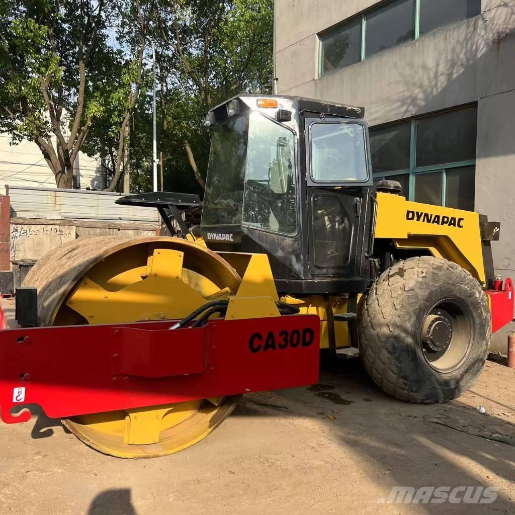 Dynapac CA 30 D Trilrolwalsen