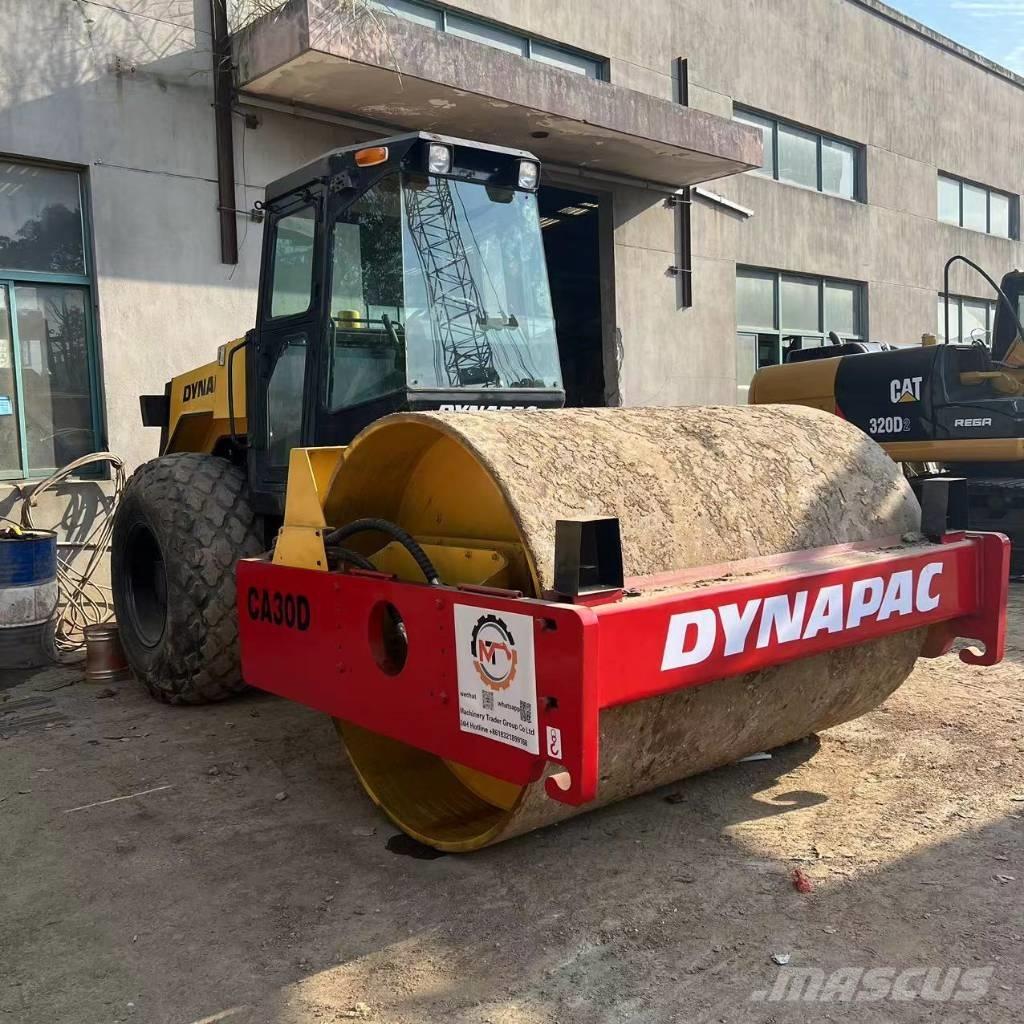 Dynapac CA 30 D Trilrolwalsen