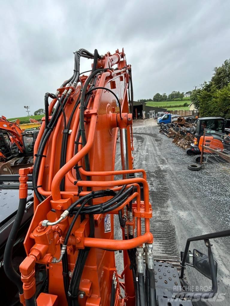 Hitachi ZX 135 US-6 Rupsgraafmachines