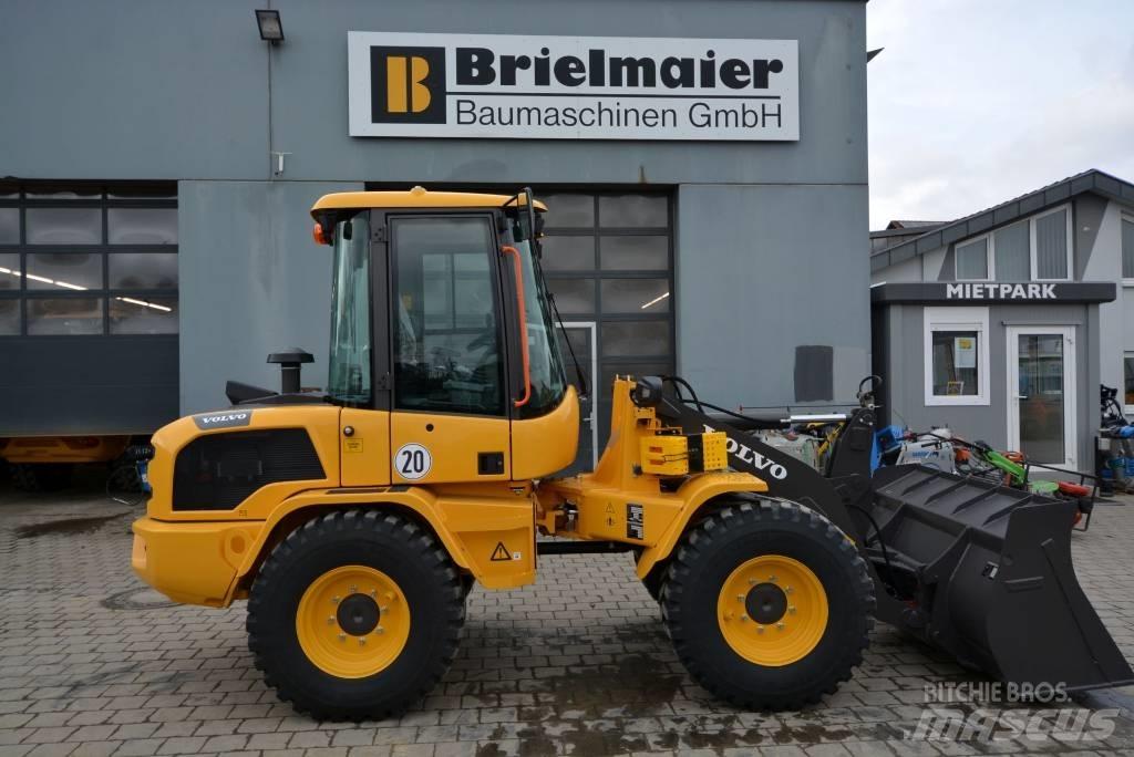 Volvo L 30 H Wielladers