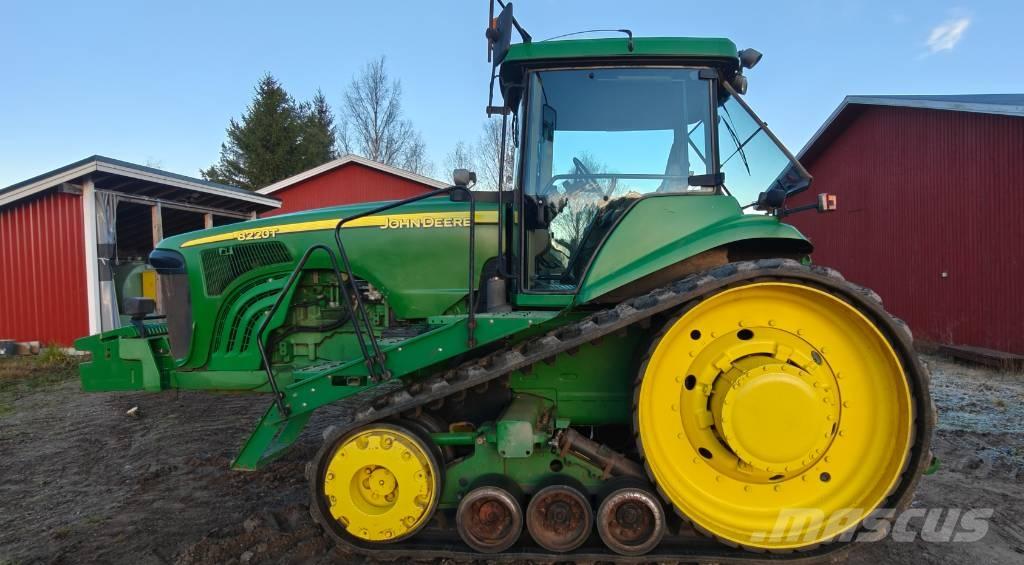 John Deere 8220 T Tractoren