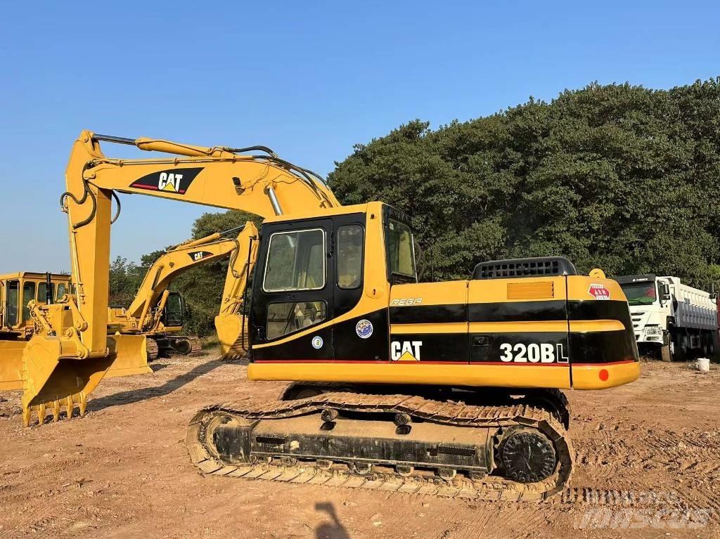 CAT 320 B Rupsgraafmachines