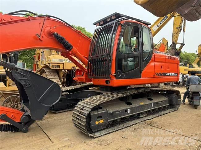 Doosan DX 225 LC Rupsgraafmachines