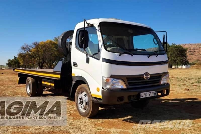 Hino 300 Roll Back Anders
