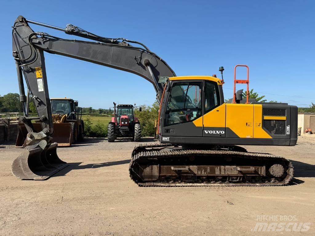 Volvo EC 220 E Rupsgraafmachines