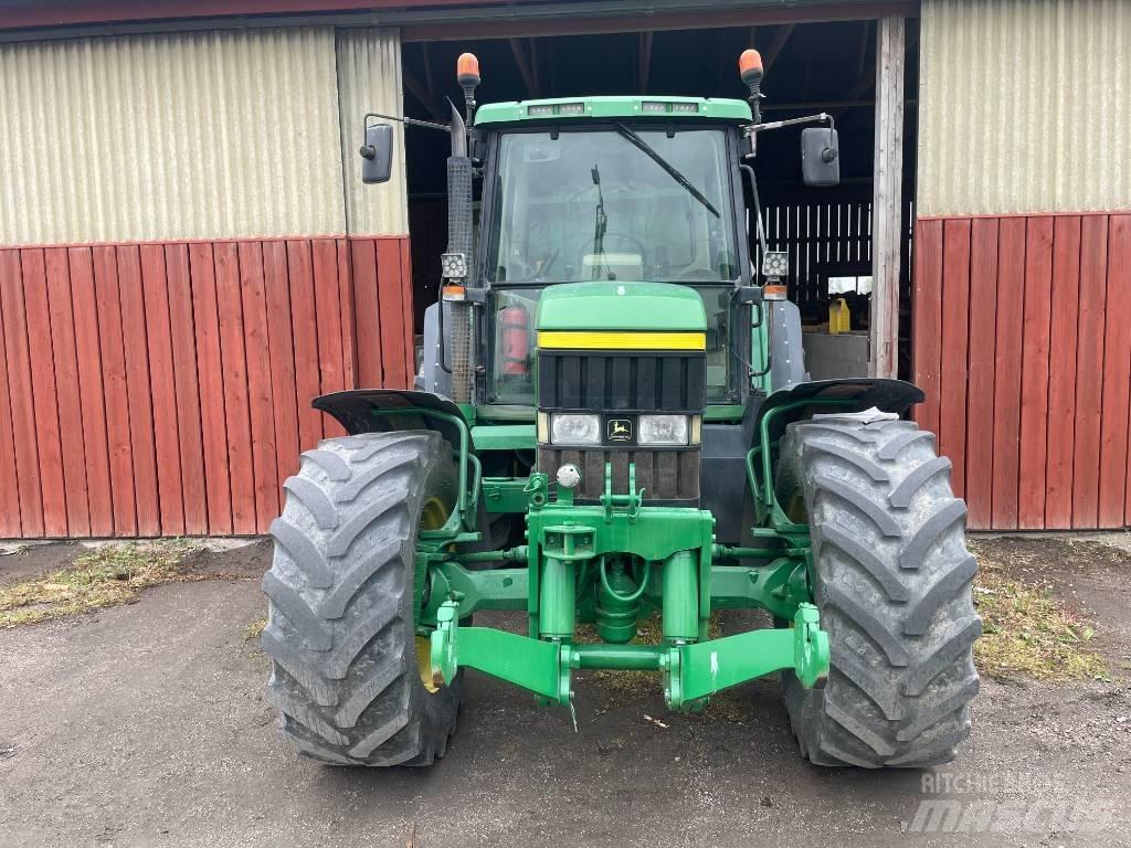 John Deere 6910-4+F Tractoren