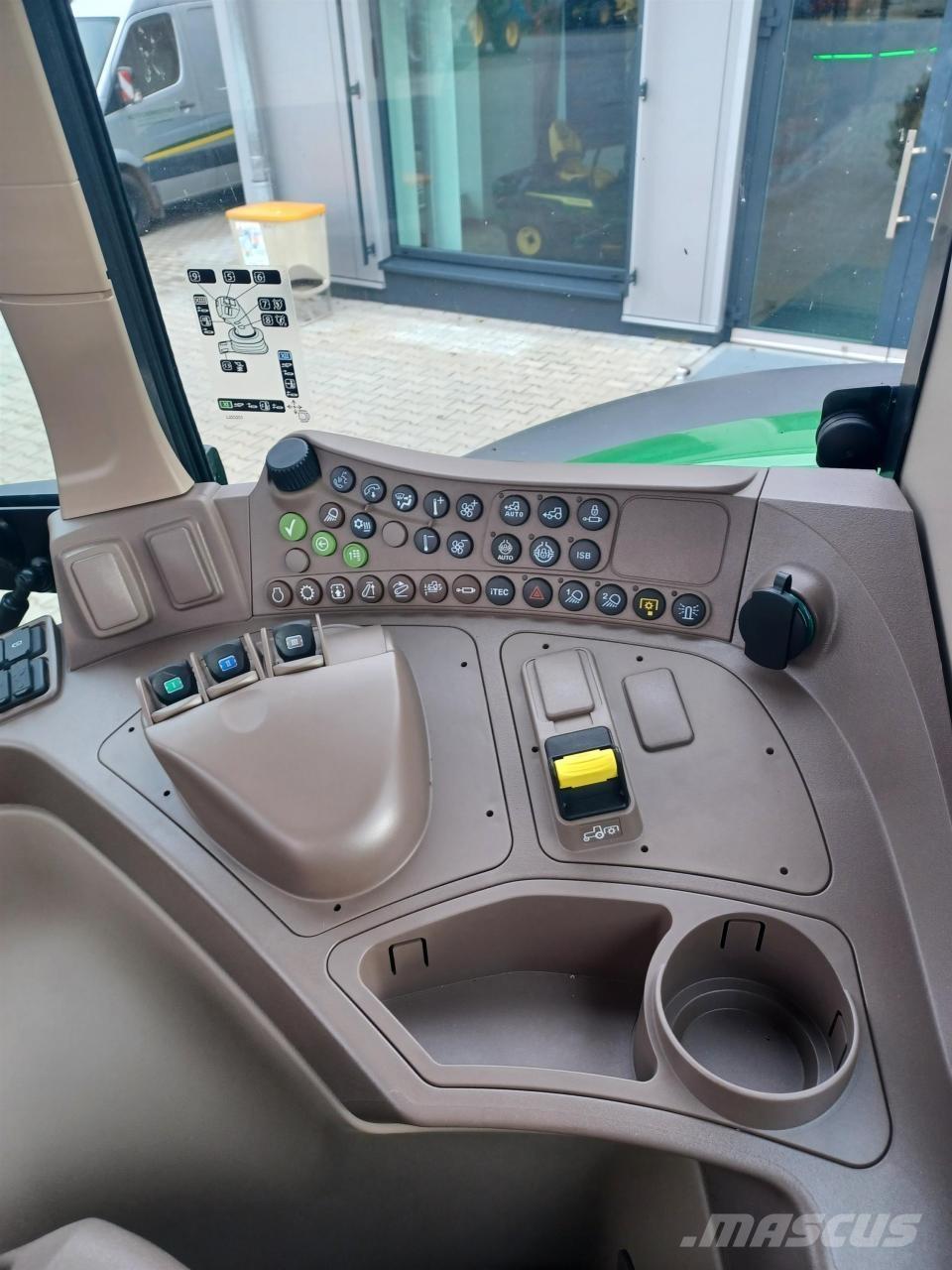 John Deere 6110M Tractoren