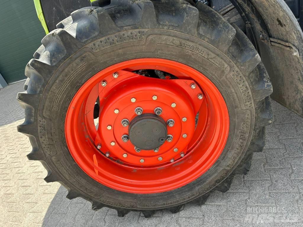 CLAAS Arion 410 Tractoren