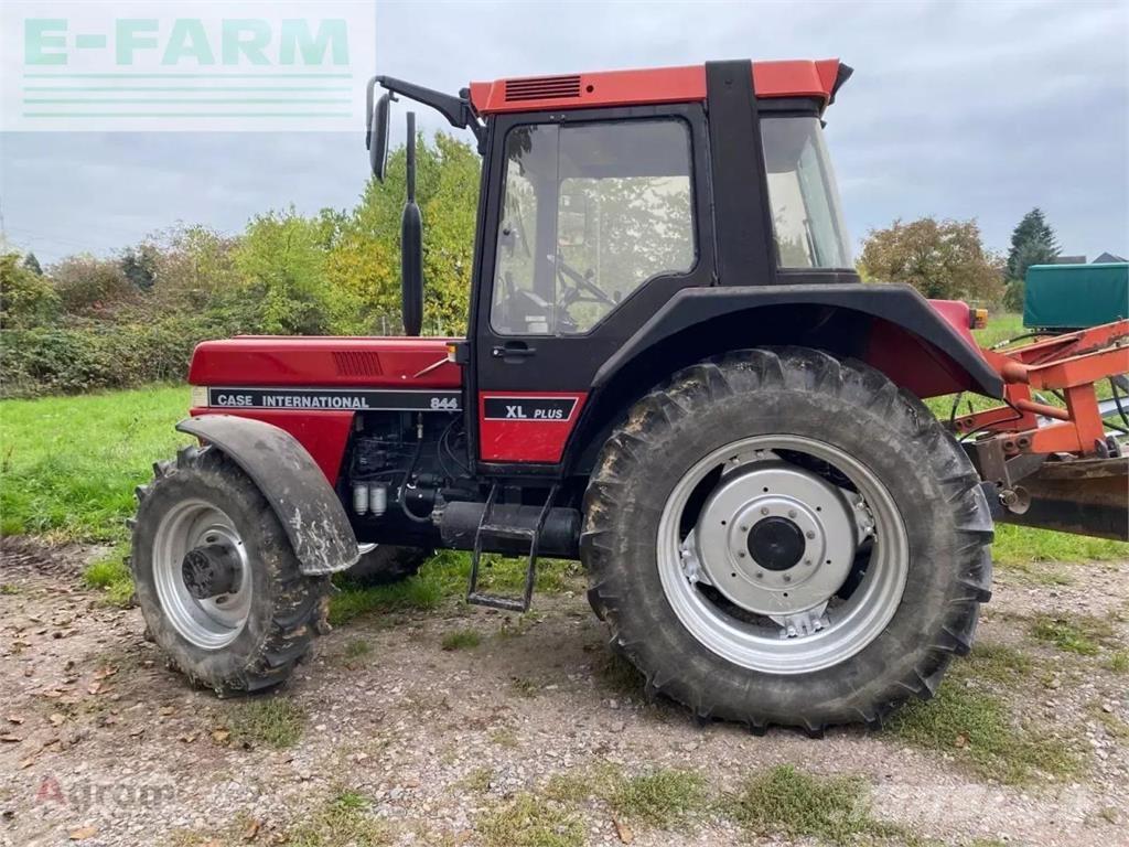 Case IH 844 a Tractoren