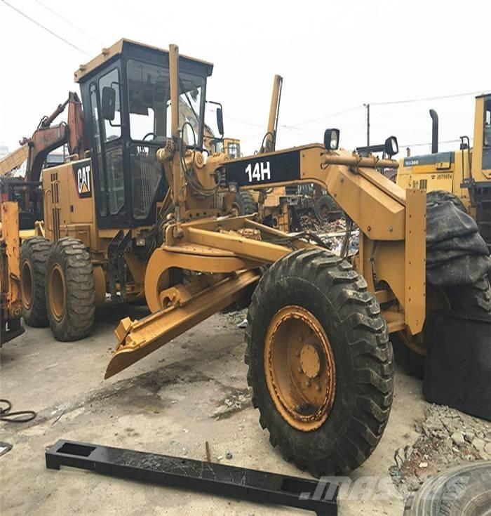 CAT 14 H II Graders