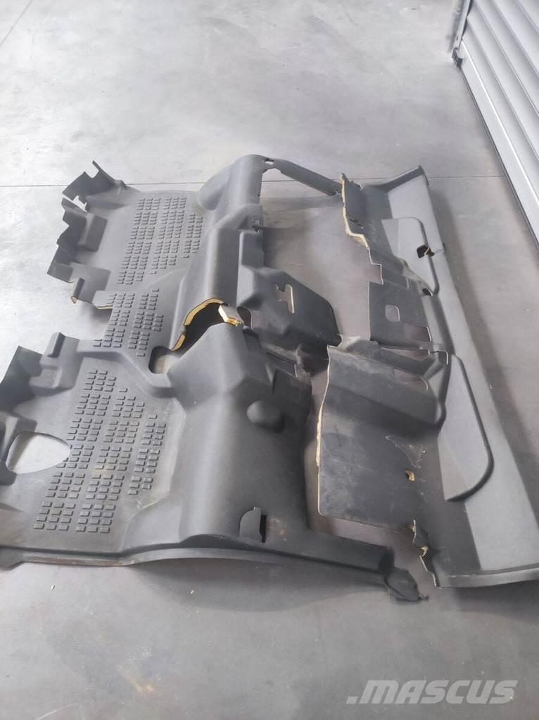 Nissan Floor Mat Cabine en interieur
