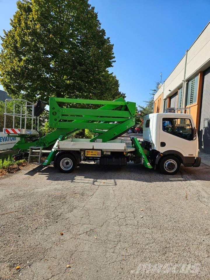 Isoli PNT 205 Auto hoogwerkers
