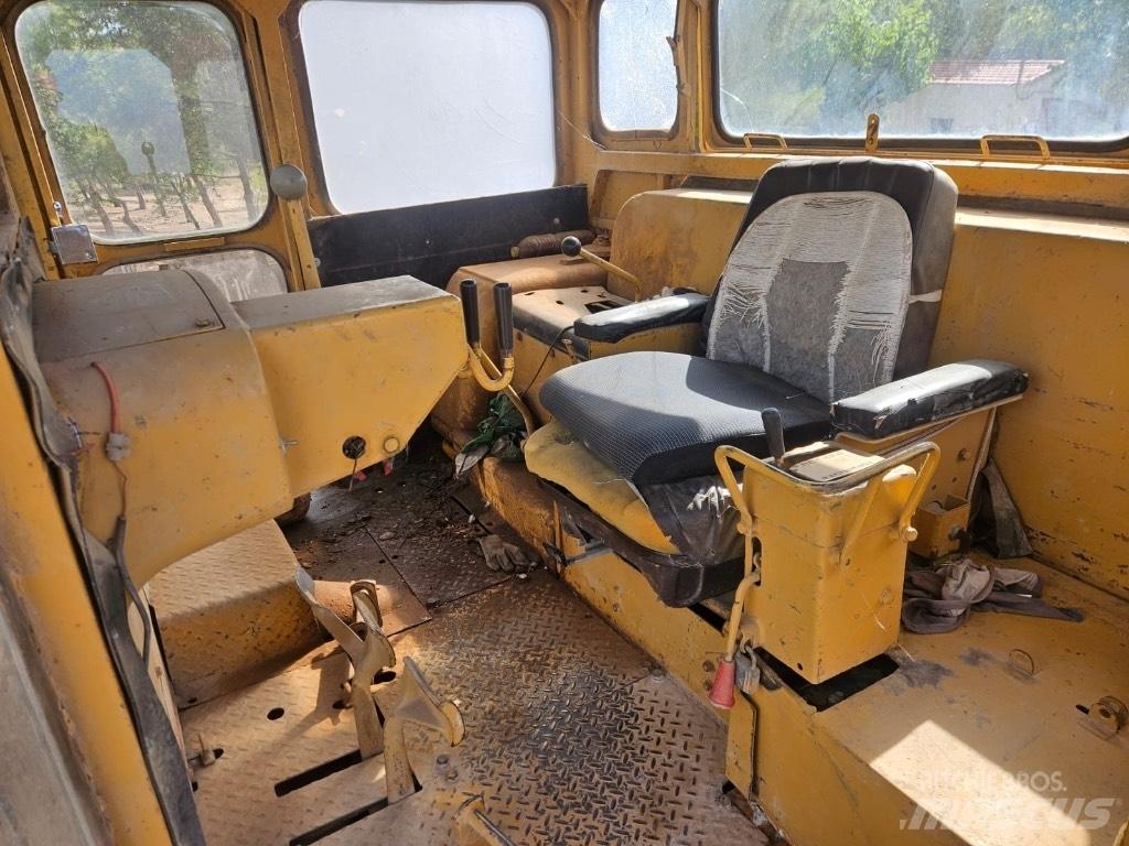 CAT D 9 G Rupsdozers