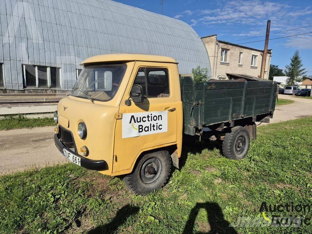  UAZ 3303 Bestelwagens met open laadbak